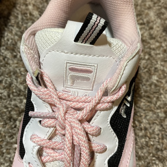 Fila Ray Tracer women 5.5 excellent condition white/pink/black worn once - Picture 6 of 9